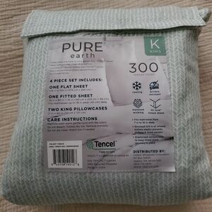 Pure Earth king-sized bed sheets
